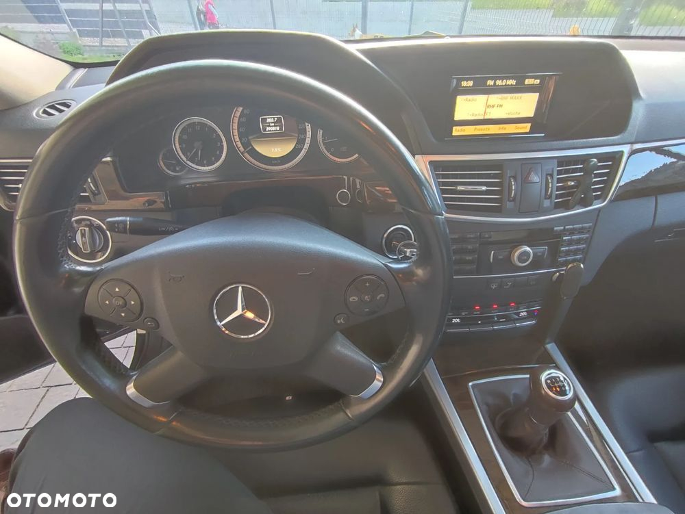Mercedes-Benz Klasa E 200 CDI BlueEff - 15