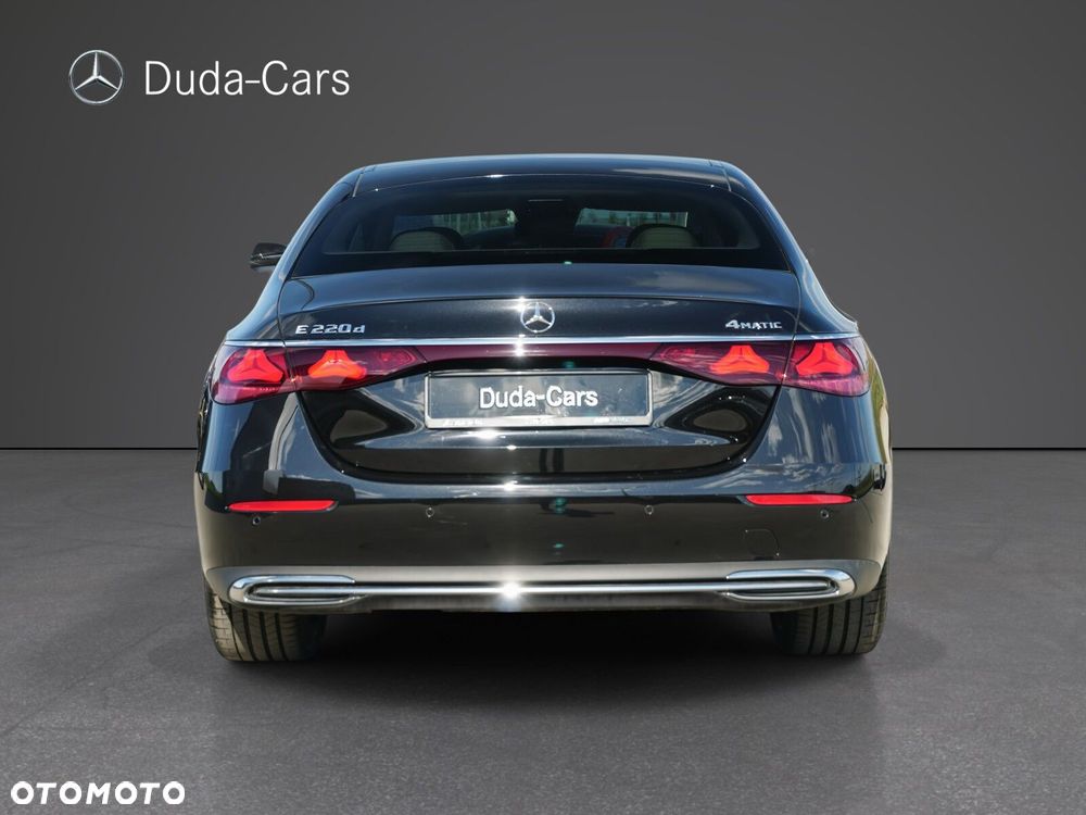 Mercedes-Benz Klasa E 220 d mHEV 4-Matic Exclusive 9G-Tronic - 6