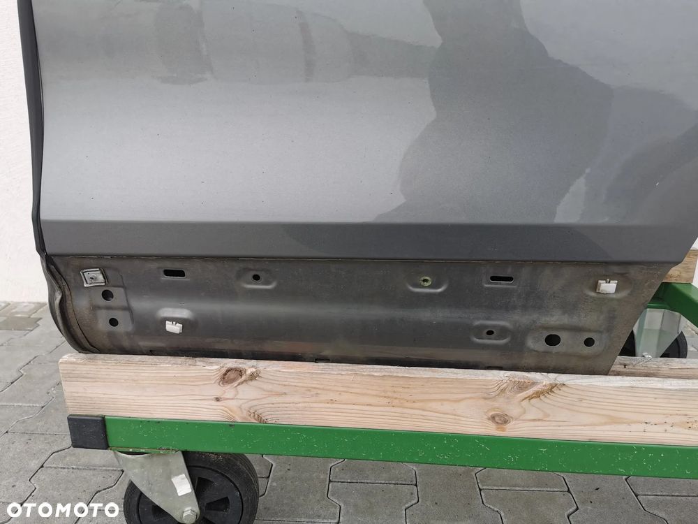 VW TOUAREG II 7P 10-18R DRZWI TYL TYLNE LEWE SZARE LM7W 7P0833311 - 7