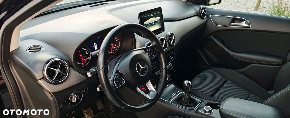 Mercedes-Benz Klasa B 180 (BlueEFFICIENCY) - 8