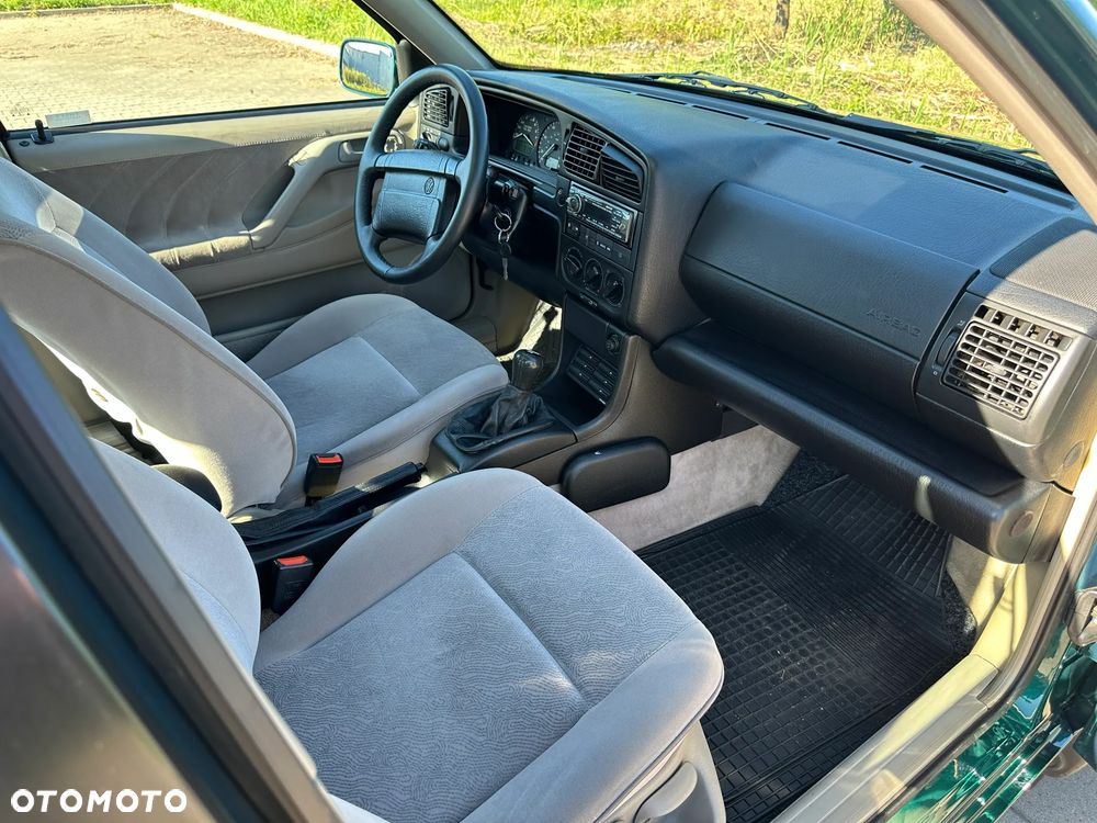 Volkswagen Passat - 19