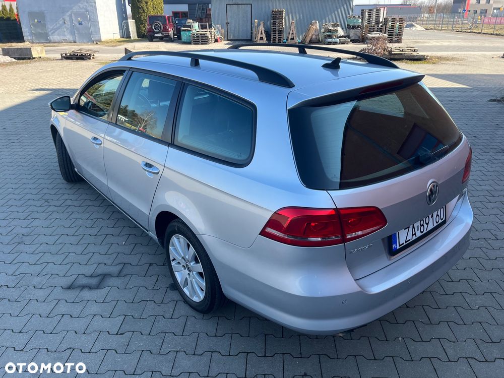 Volkswagen Passat - 12