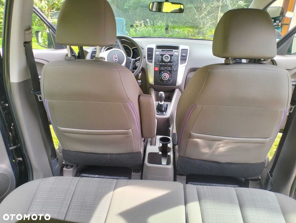 Kia Venga - 8