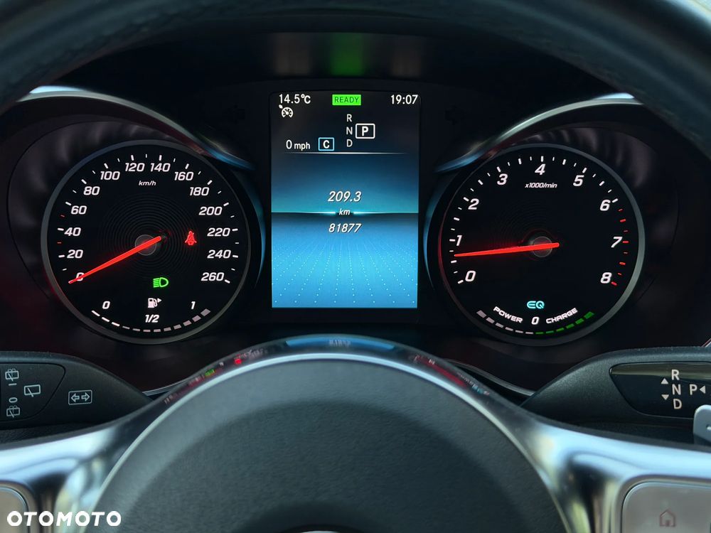 Mercedes-Benz GLC 250 4Matic 9G-TRONIC AMG Line - 21