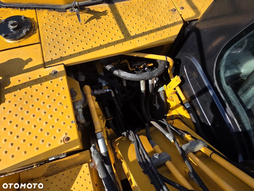 JCB JS130LC / SPROWADZONA / 3 ŁYŻKI / 7140 MTH - 23