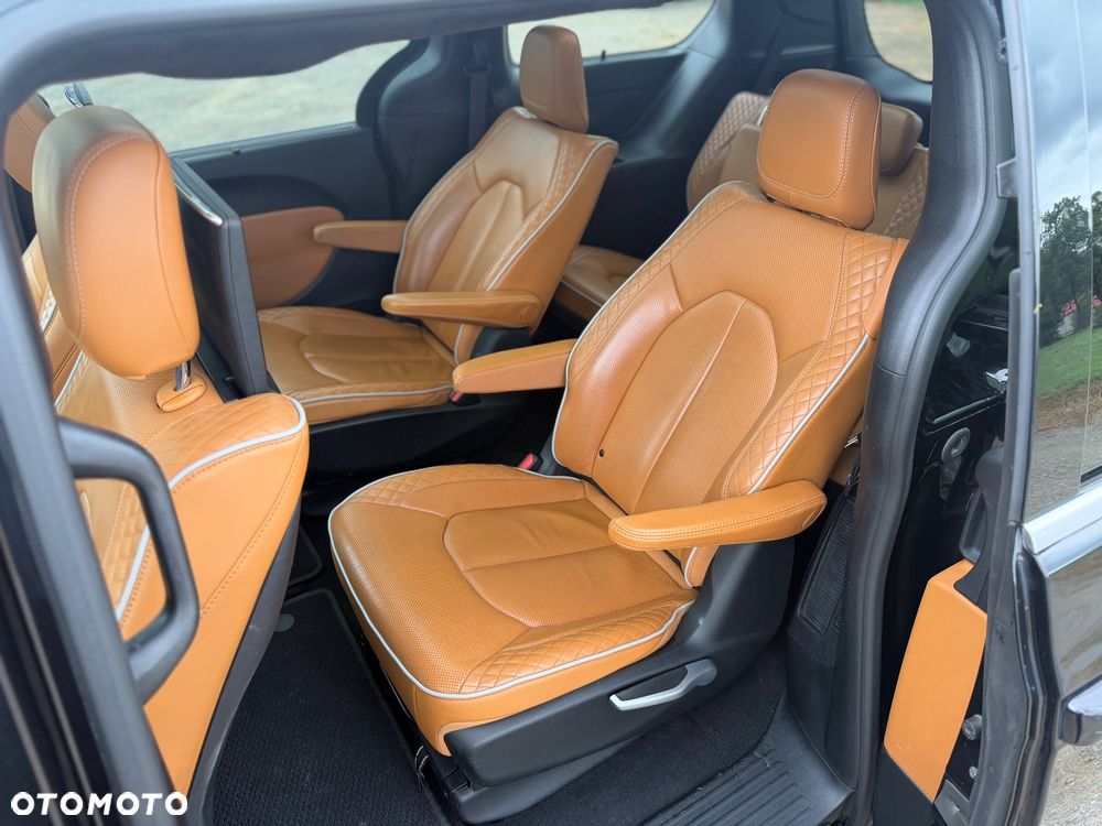 Chrysler Pacifica - 15