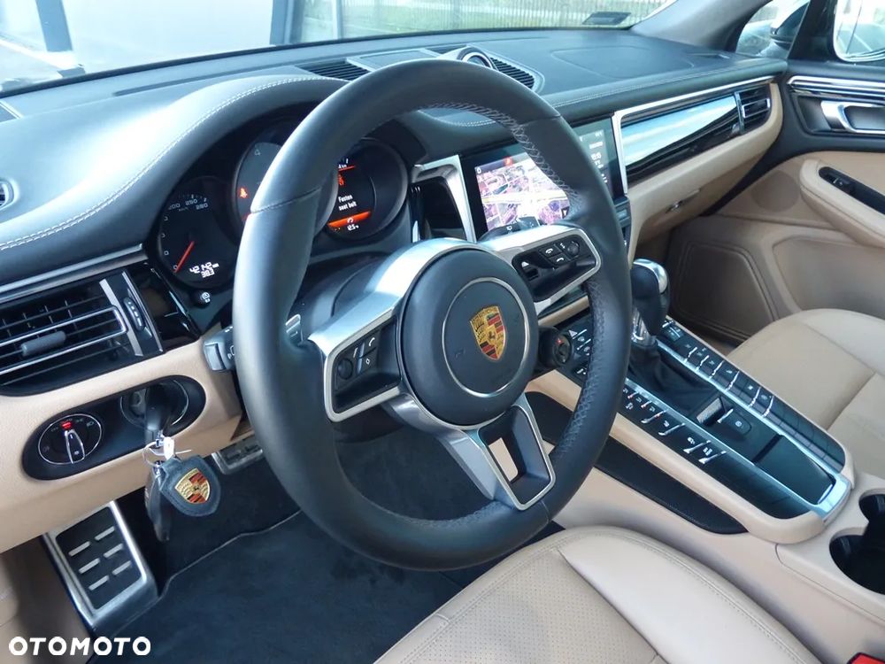 Porsche Macan - 16