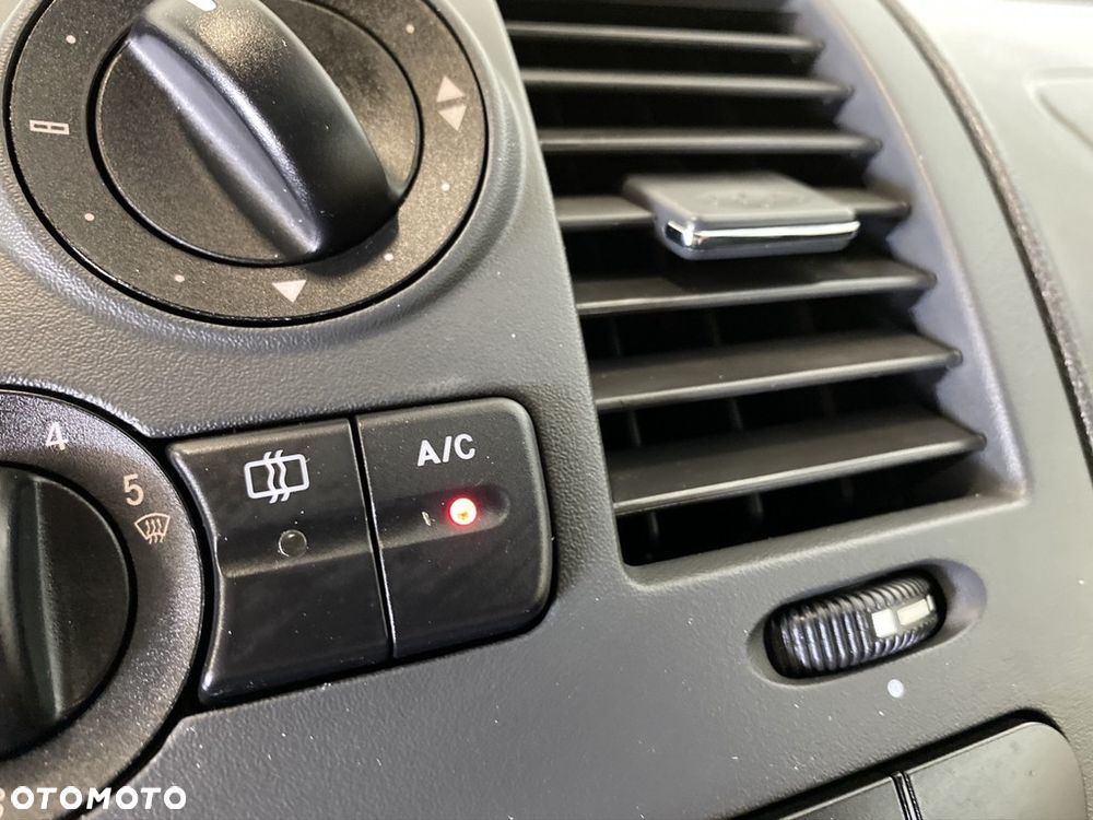 Mercedes-Benz Vito - 15