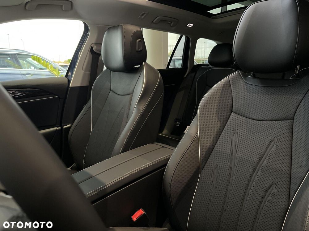 Volkswagen Passat - 20