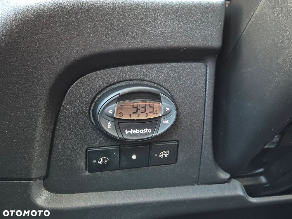 Iveco Daily 35C16 Hi-Matic, kontener 8PAL, winda 750KG, 133 600KM, klimatyzacja, webasto, drzwi boczne - 12