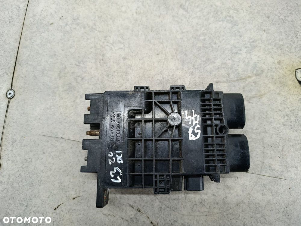 SKRZYNKA BEZPIECZNIKÓW RENAULT LAGUNA III PRT01500 VALEO 2.0 DCI - 2