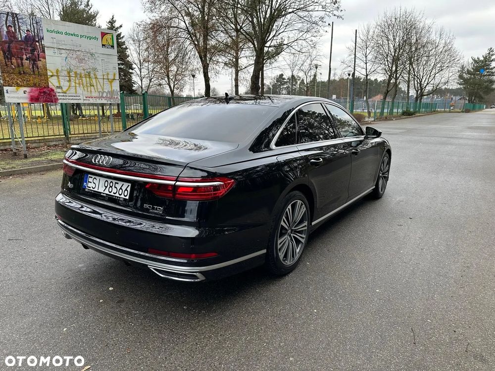 Audi A8 - 8