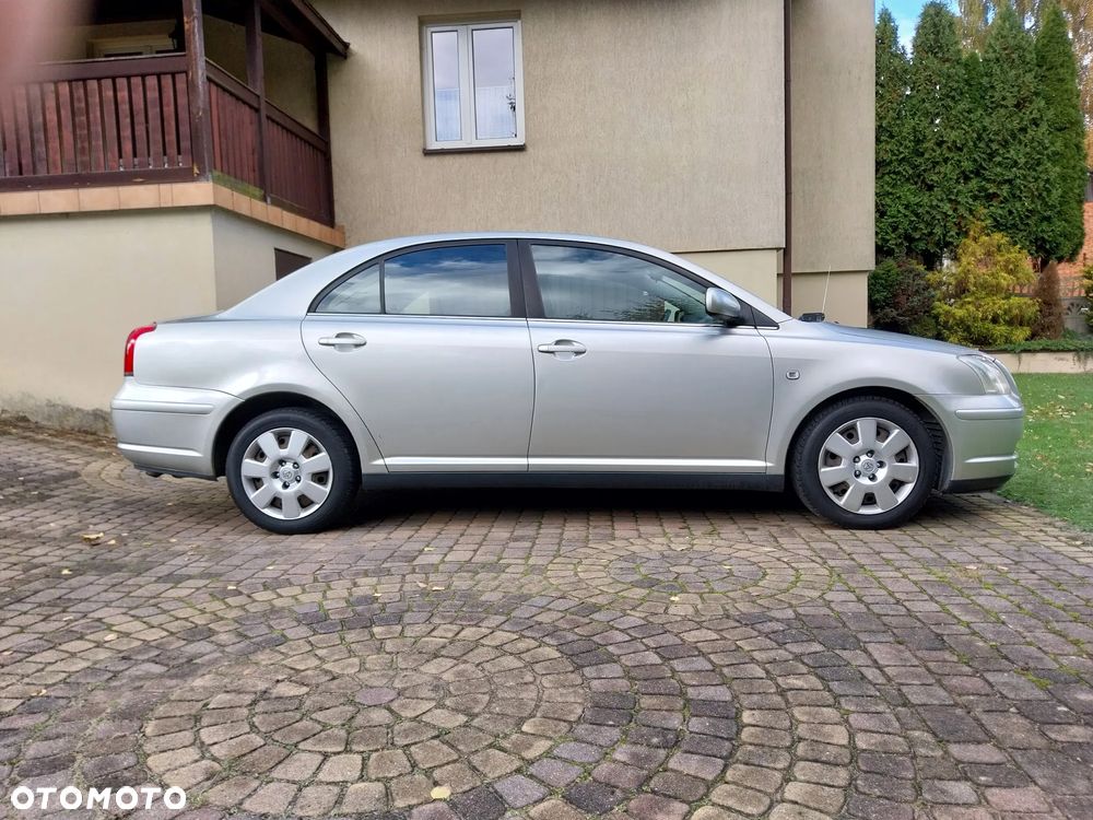 Toyota Avensis 1.6 VVT-i Luna - 3
