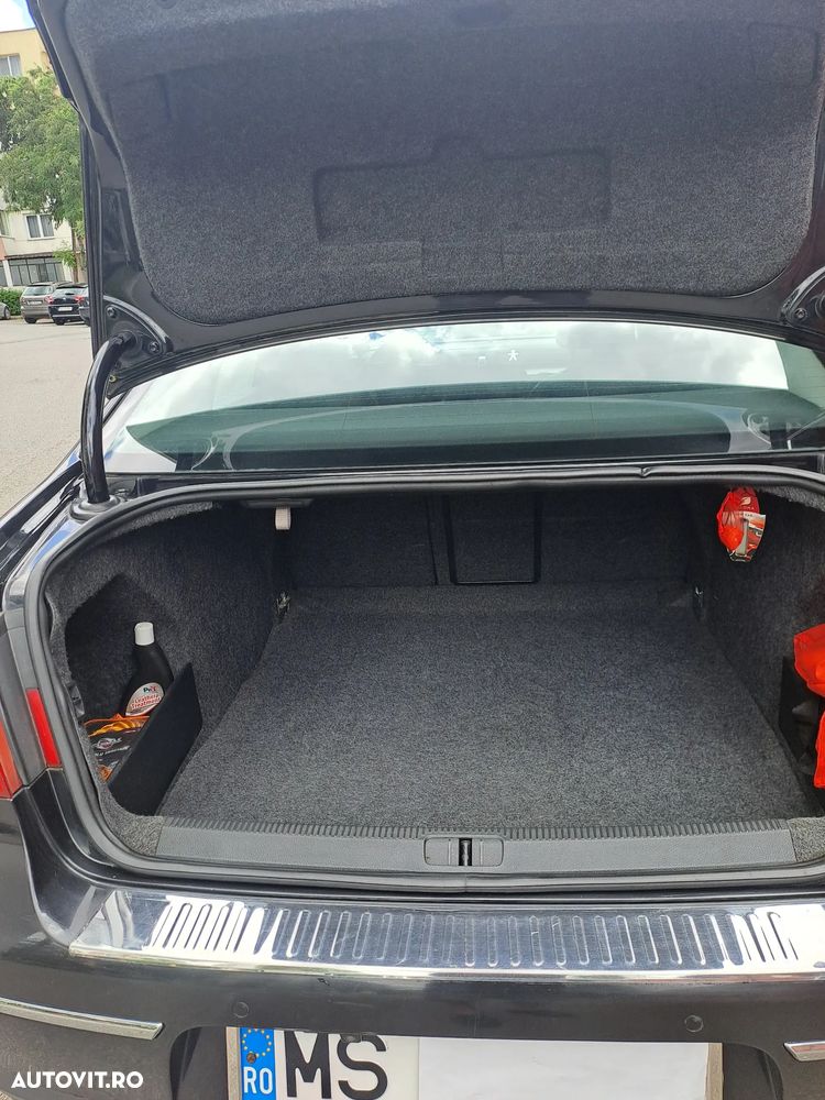 Volkswagen Passat 2.0TDI Sportline DPF DSG - 6