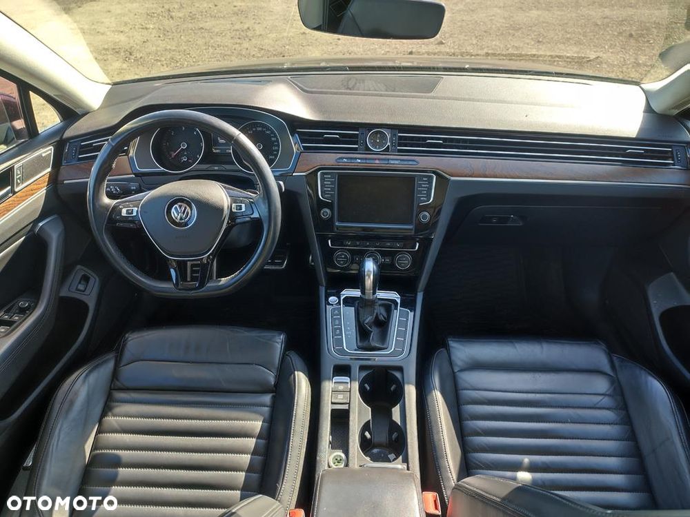 Volkswagen Passat 2.0 TDI SCR 4Motion DDG Highline - 13
