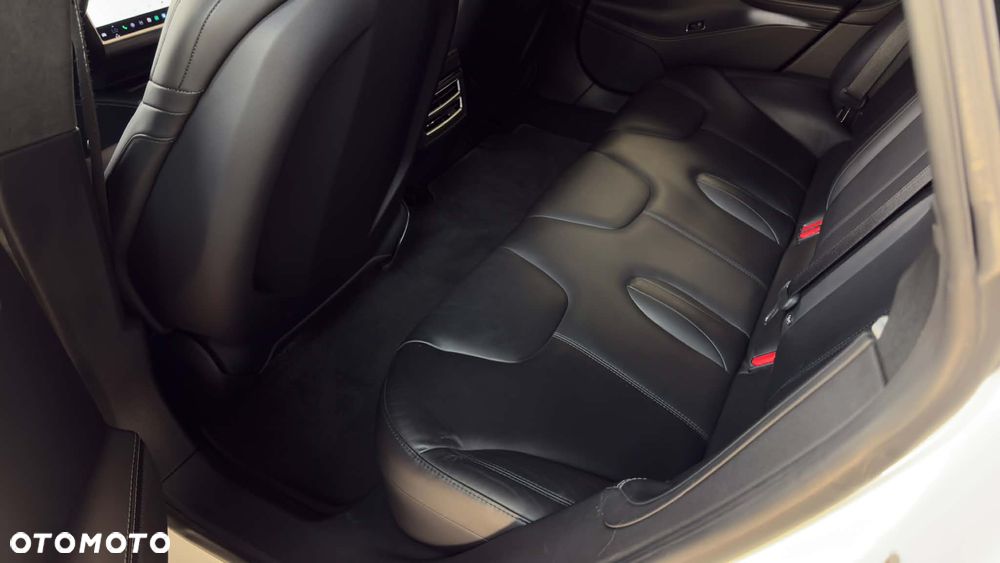Tesla Model S - 5