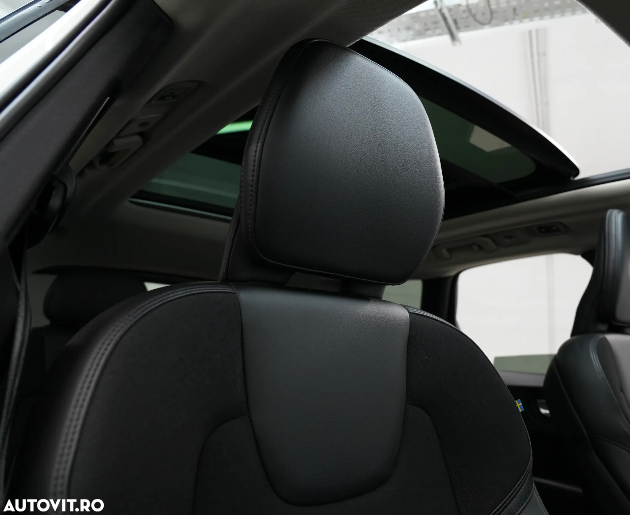 Volvo XC 60 B4 D AWD Geartronic Momentum Pro - 20