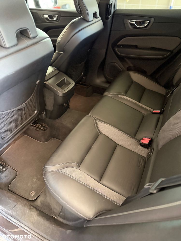 Volvo XC 60 B4 D Geartronic RDesign - 25