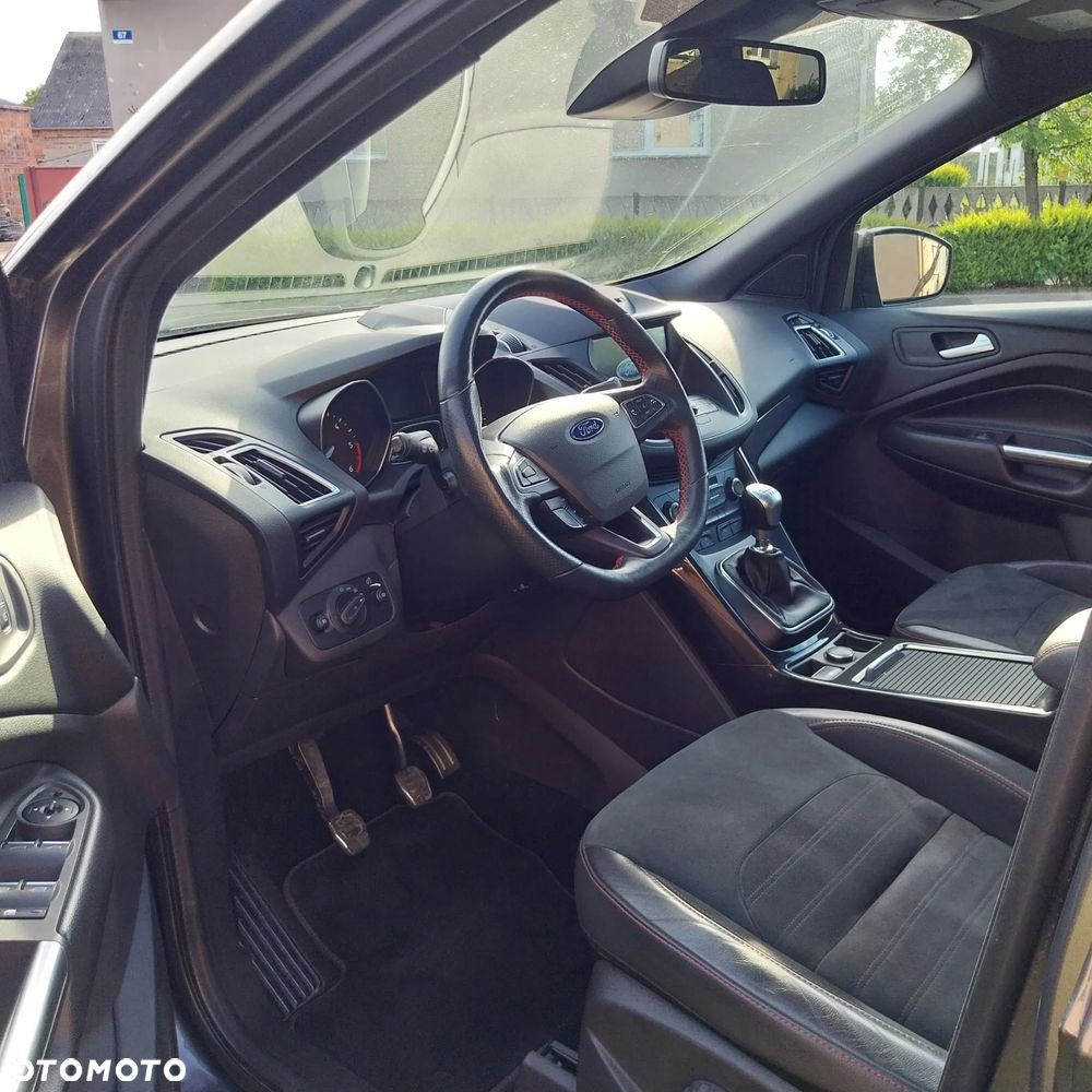 Ford Kuga 2.0 TDCi 4x4 ST-Line - 5