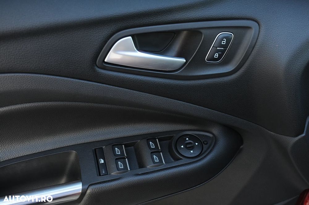 Ford Kuga 2.0 TDCi 4WD Powershift ST-Line - 9
