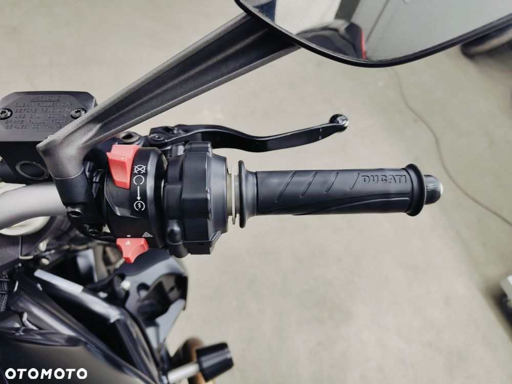 Ducati Monster - 17