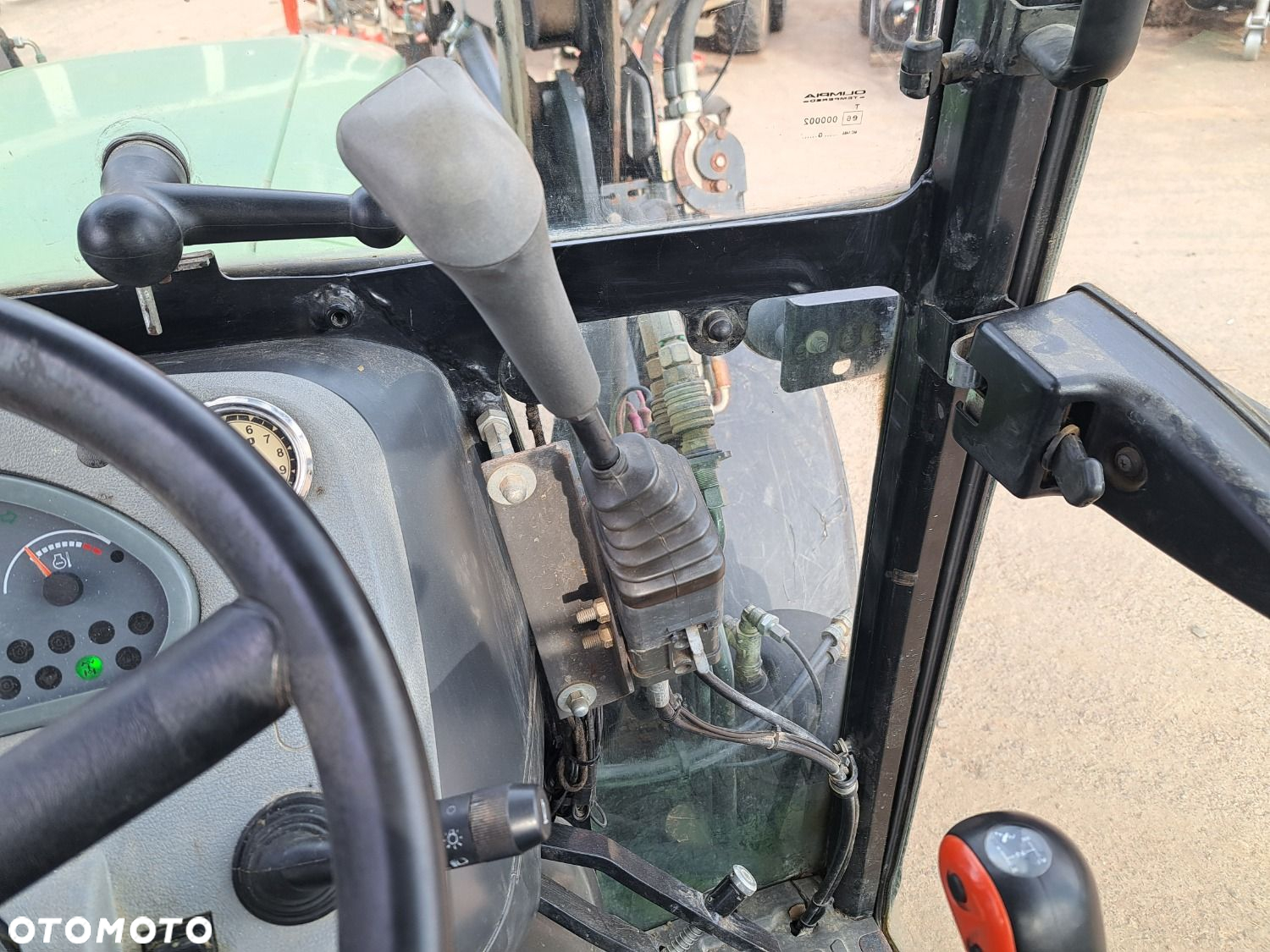 Claas Nexos 240 F 4X4 - 22