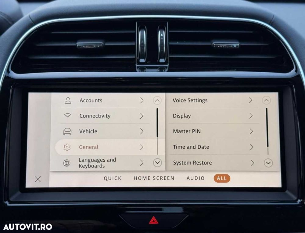 Jaguar XE D200 RWD MHEV R-Dynamic S - 37
