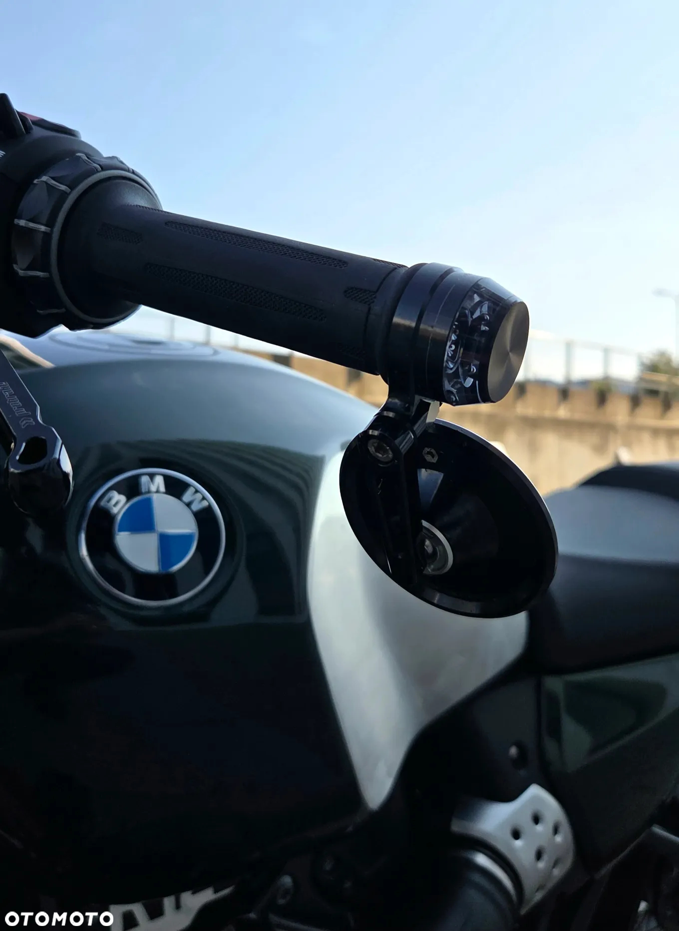 BMW R - 19
