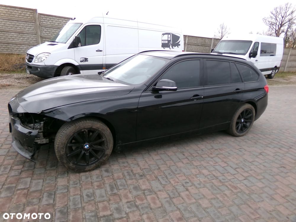 BMW Seria 3 318d Sport Line - 10