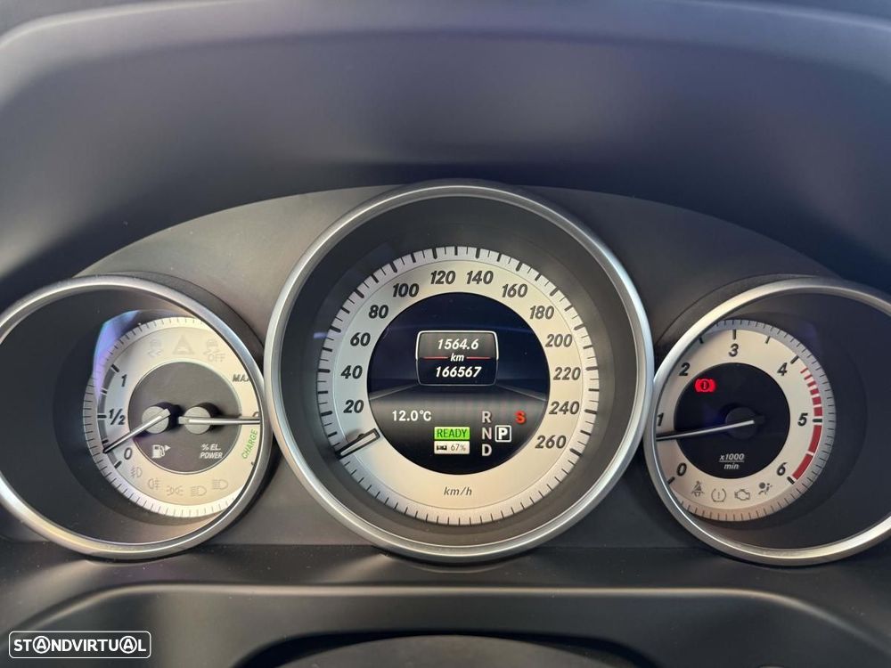 Mercedes-Benz E 300 Bluetec Hybrid Avantgarde - 32