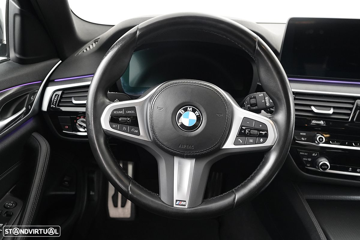 BMW 520 d Pack Desportivo M Auto - 19