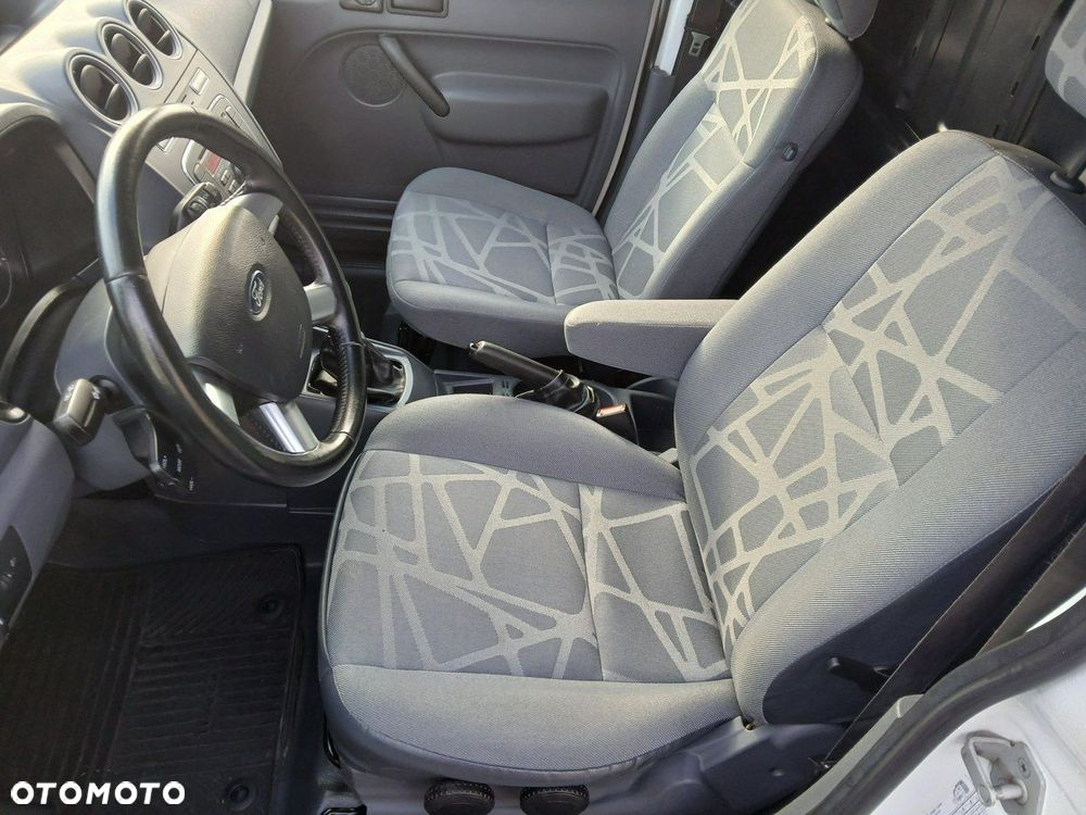 Ford Transit Connect - 13