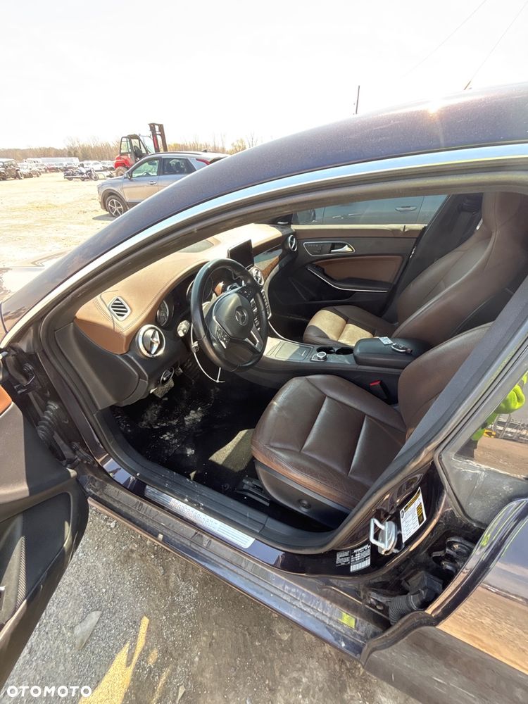 Mercedes-Benz CLA - 36