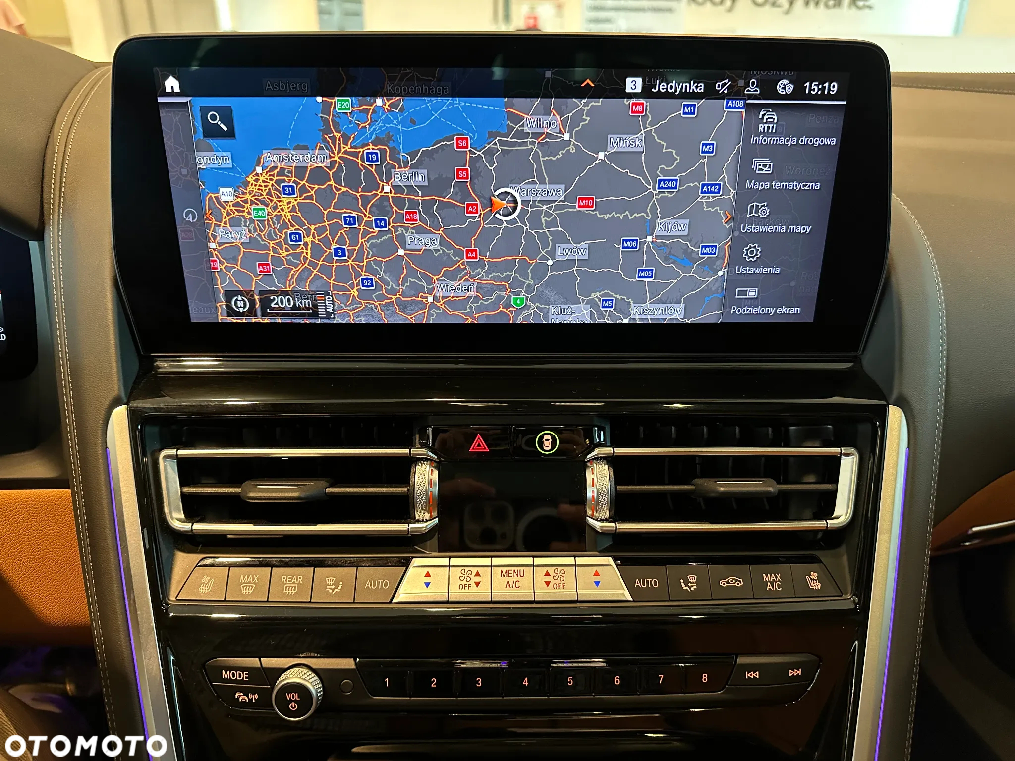 BMW Seria 8 - 18