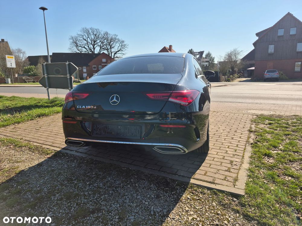 Mercedes-Benz CLA 180 d 7G-DCT AMG Line - 4