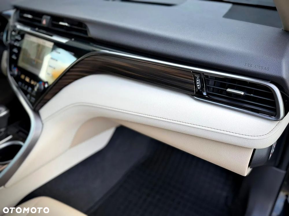 Toyota Camry 2.5 Hybrid Executive CVT - 31