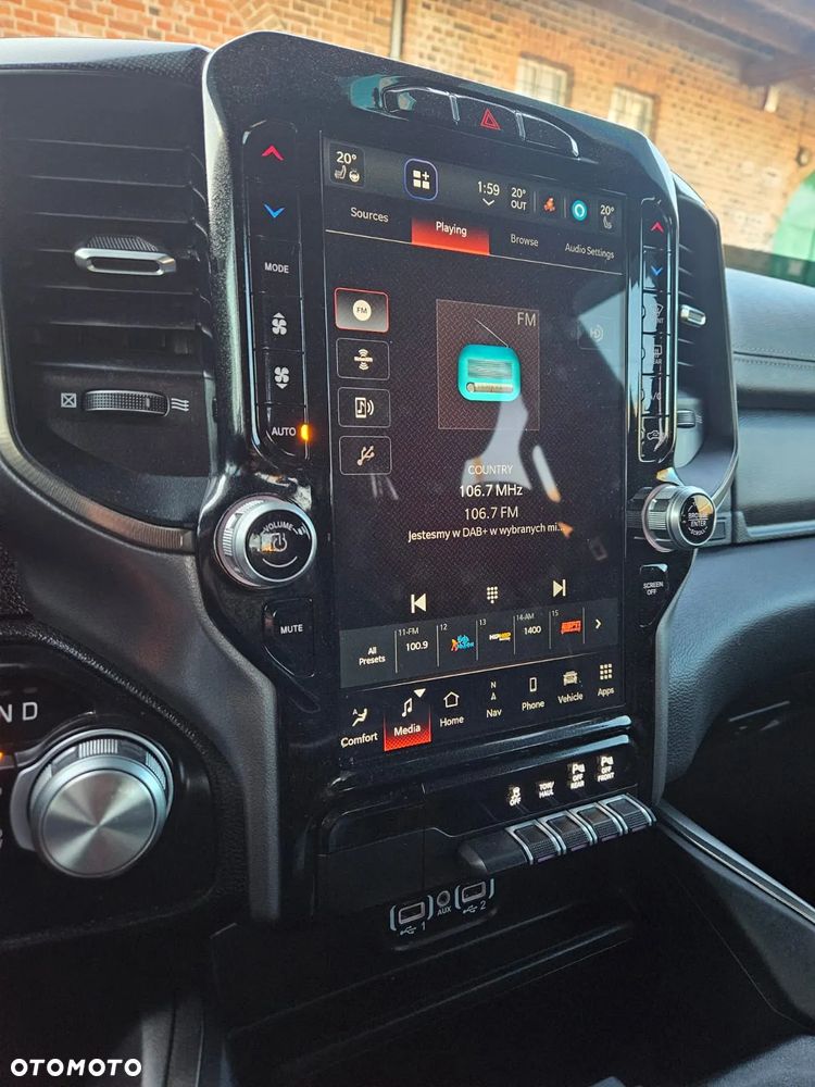 RAM 1500 Crew Cab Sport - 28