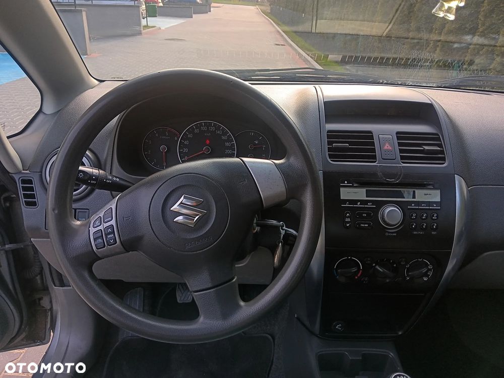Suzuki SX4 - 11