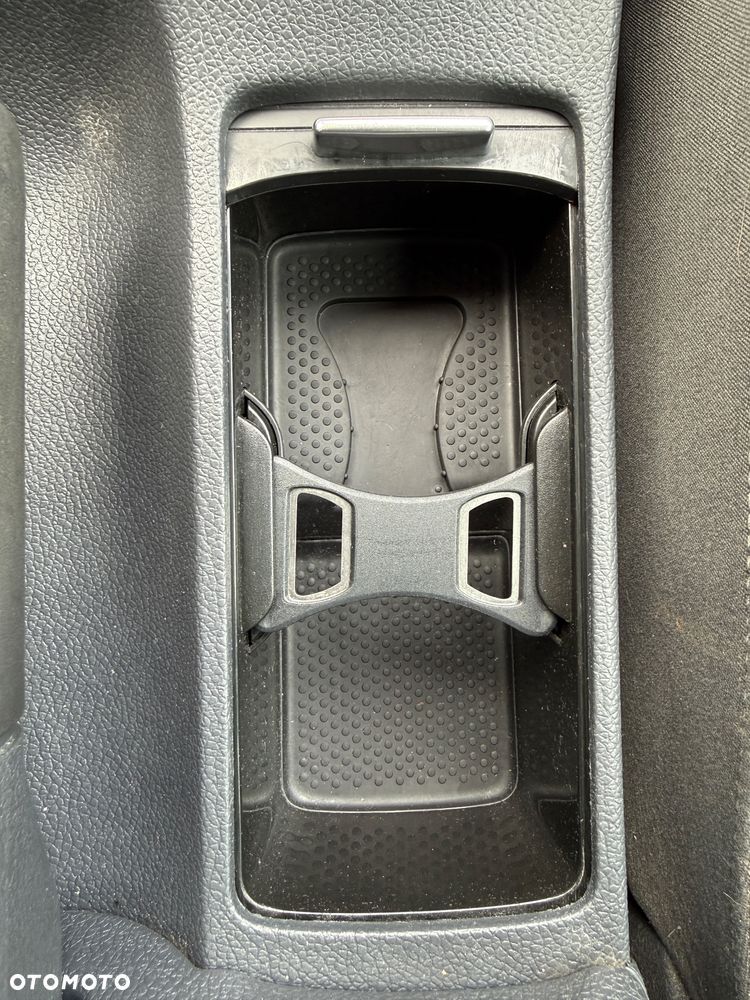 Volkswagen Golf 2.0 TDI Comfortline - 25