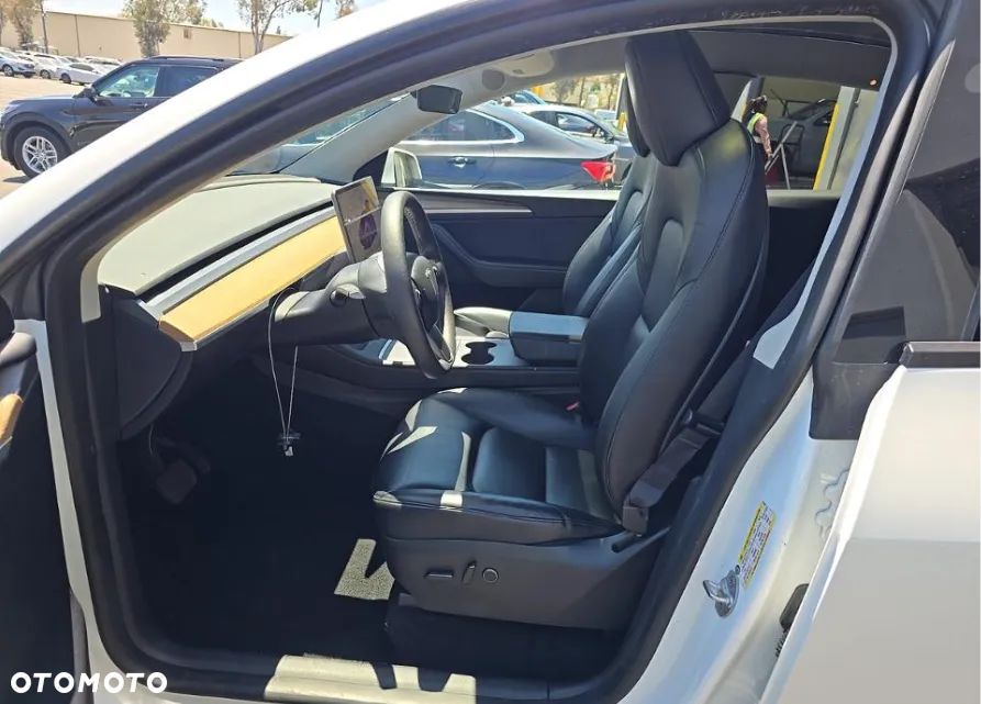 Tesla Model Y Long Range Dual Motor AWD - 7