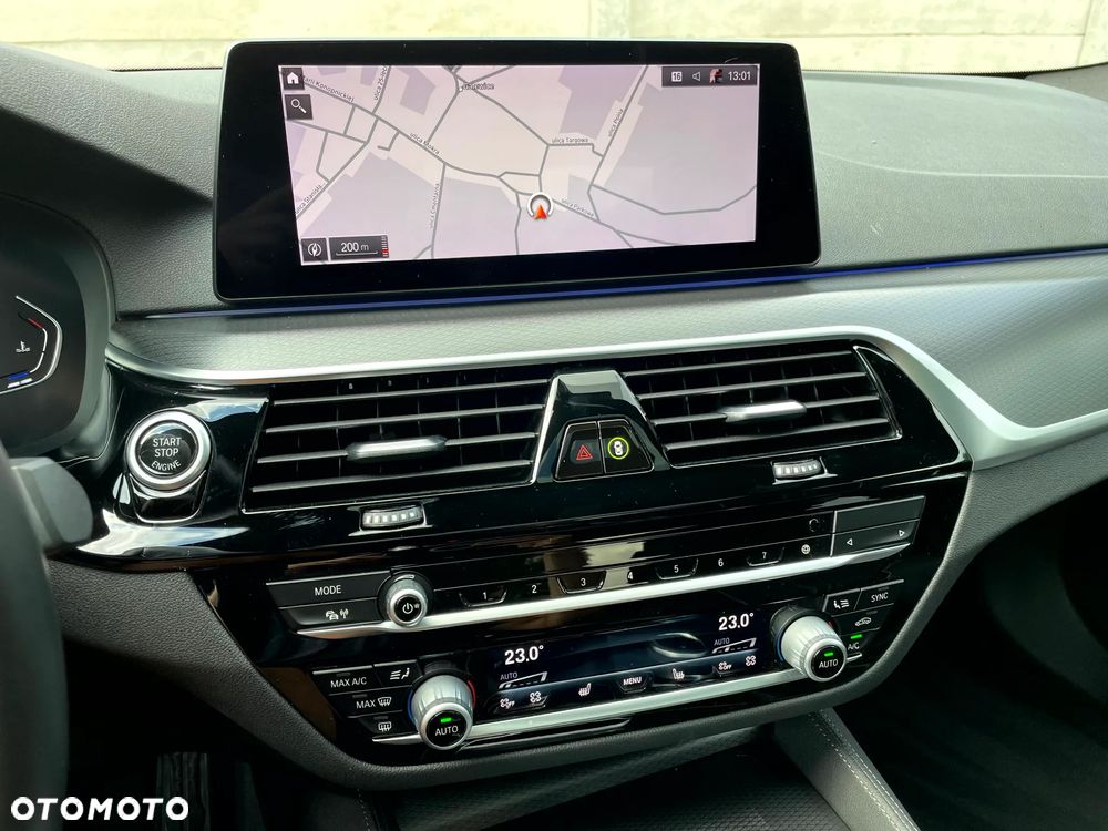 BMW Seria 5 520i M Sport Edition - 26