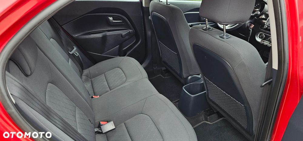 Kia Rio - 9