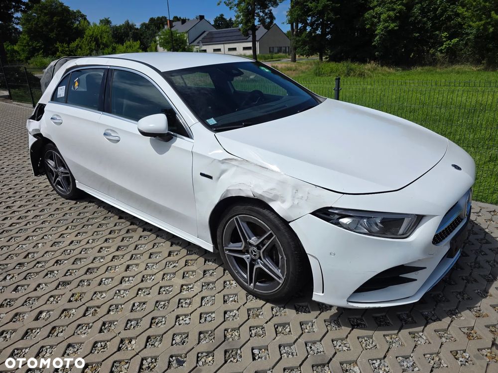 Mercedes-Benz Klasa A ver-250-e-phev-amg-line-8g--dct - 11
