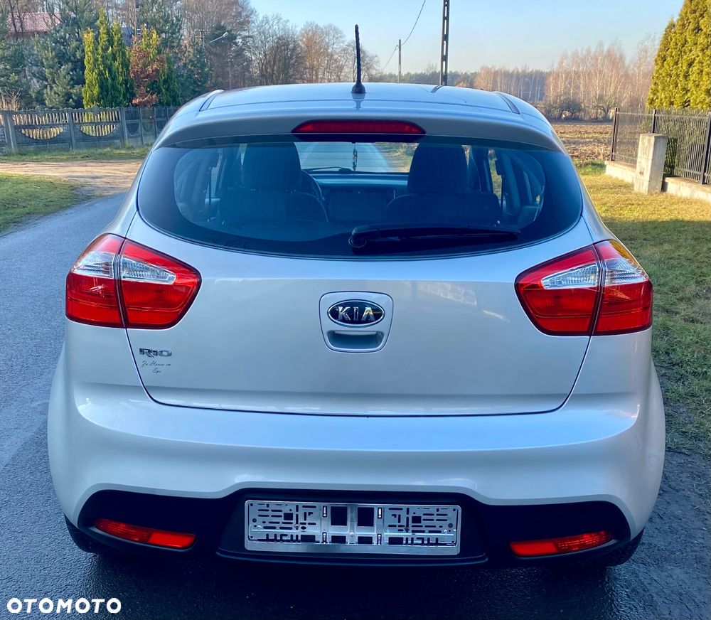 Kia Rio 1.2 Attract - 10