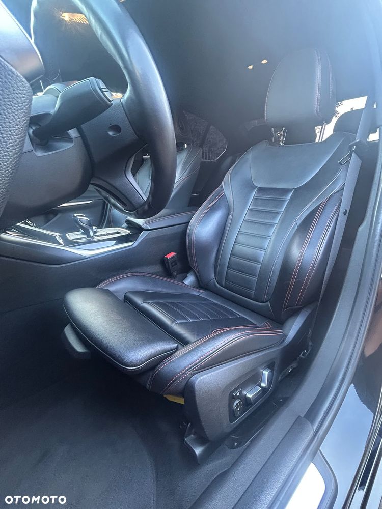 BMW Seria 3 330i M Sport - 12
