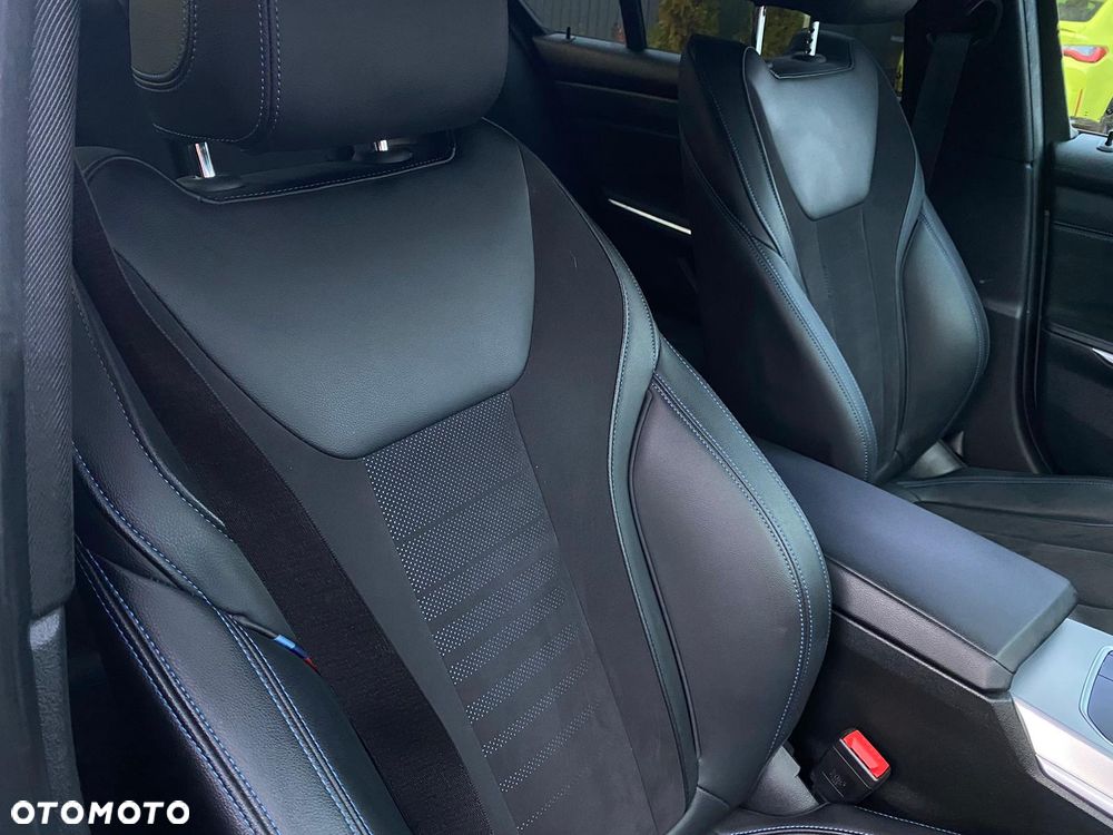 BMW Seria 3 330d xDrive mHEV M Sport - 24