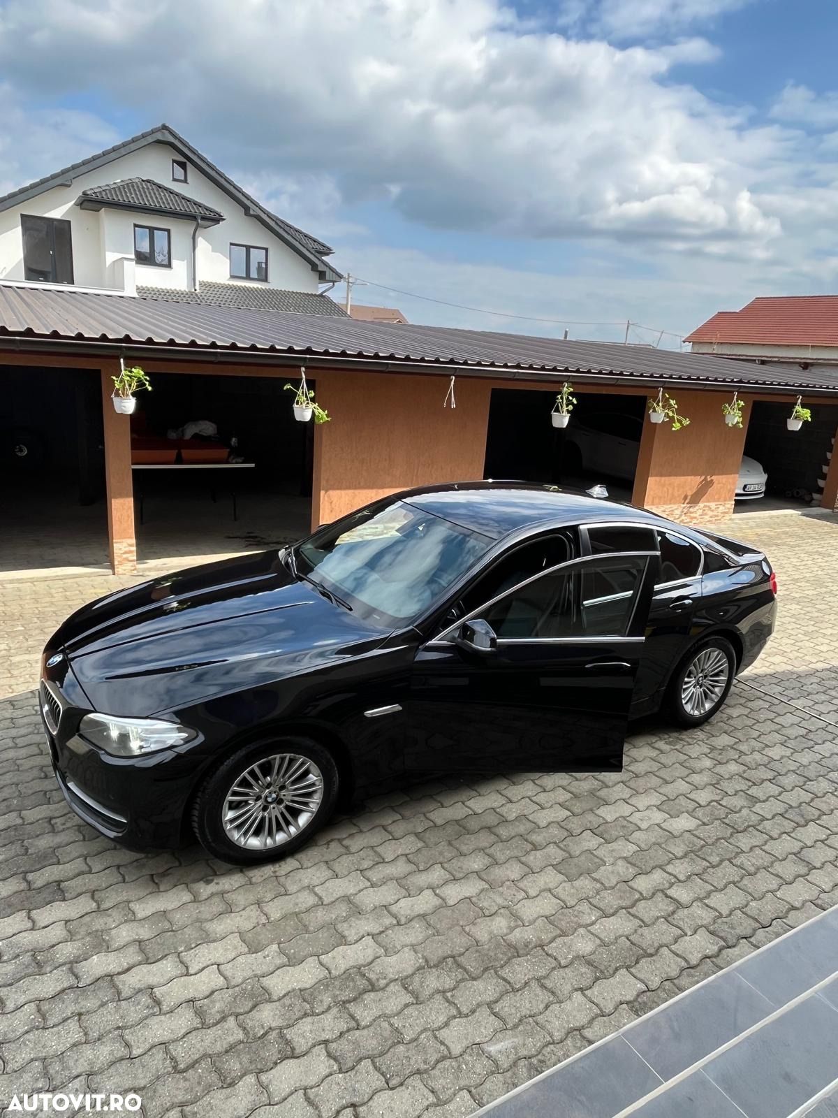 BMW Seria 5 520d AT - 1