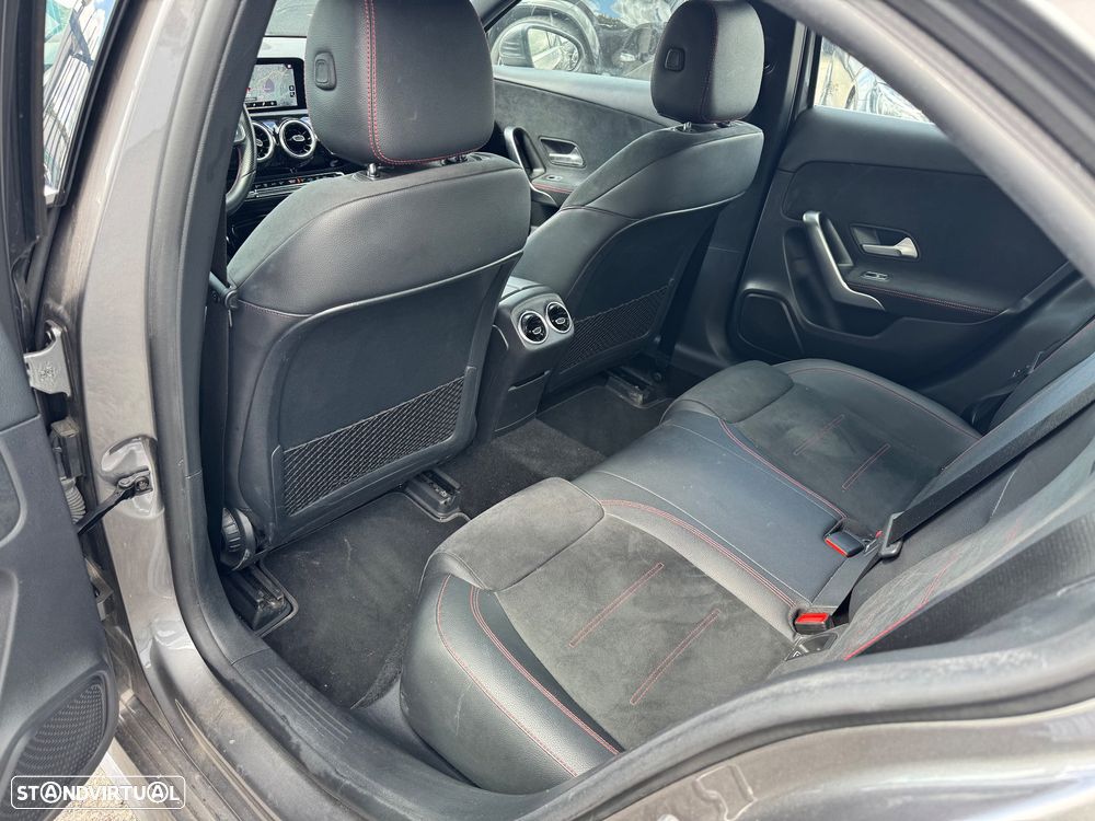 Mercedes-Benz A 200 Limousine AMG Line - 12