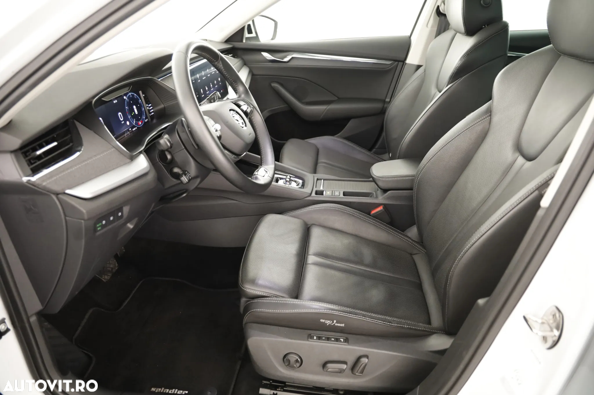 Skoda Octavia 2.0 TDI DSG Style - 9