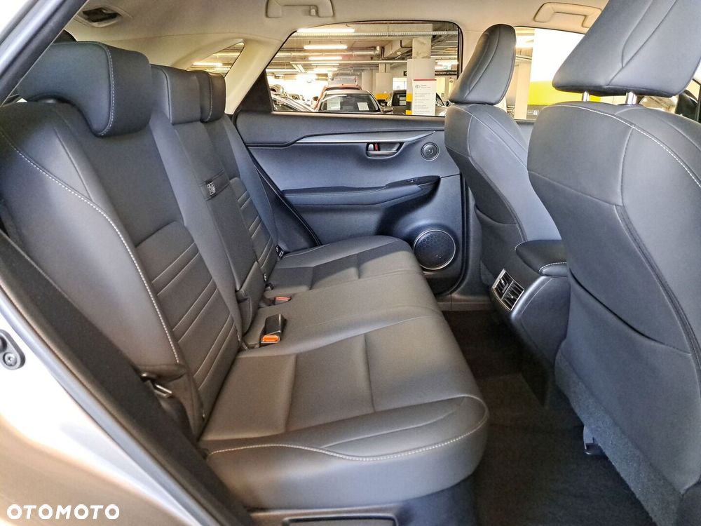 Lexus NX 300h F Impression AWD - 15